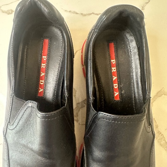 PRADA - Picture 3 of 10